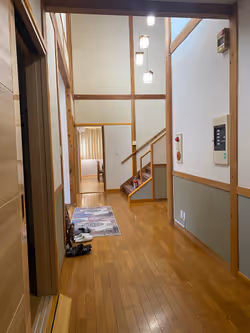 1階：玄関ホール