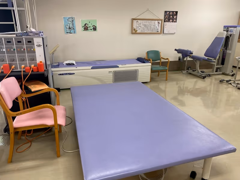 湯花里苑のリハビリ設備。専門スタッフによる個別プログラムでサポート