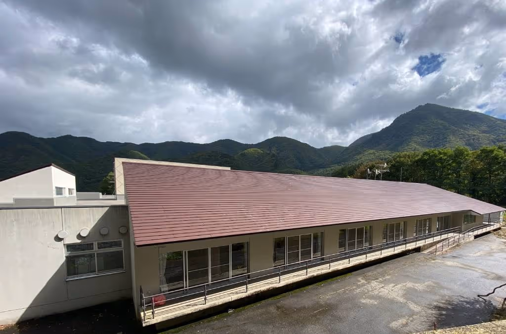 湯花里苑外観02